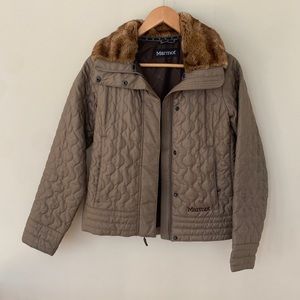 Faux fur collar quilted jacket like brown coloring NWOT